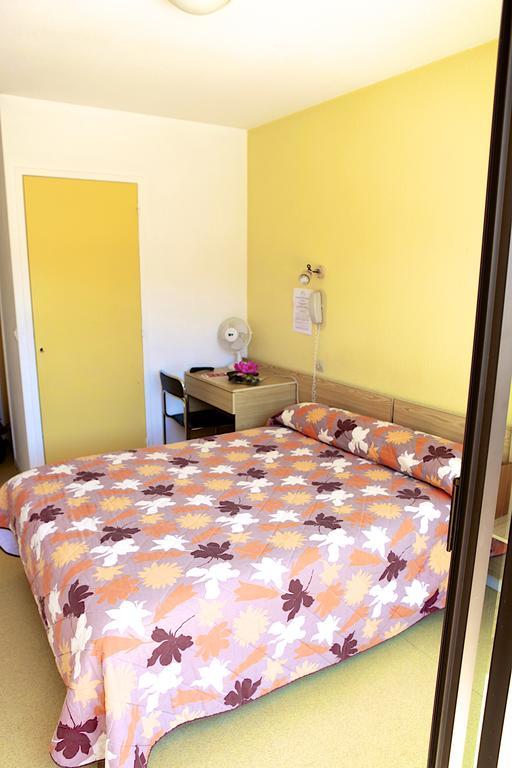 Hotel Bains Sarrailh Дакс Номер фото